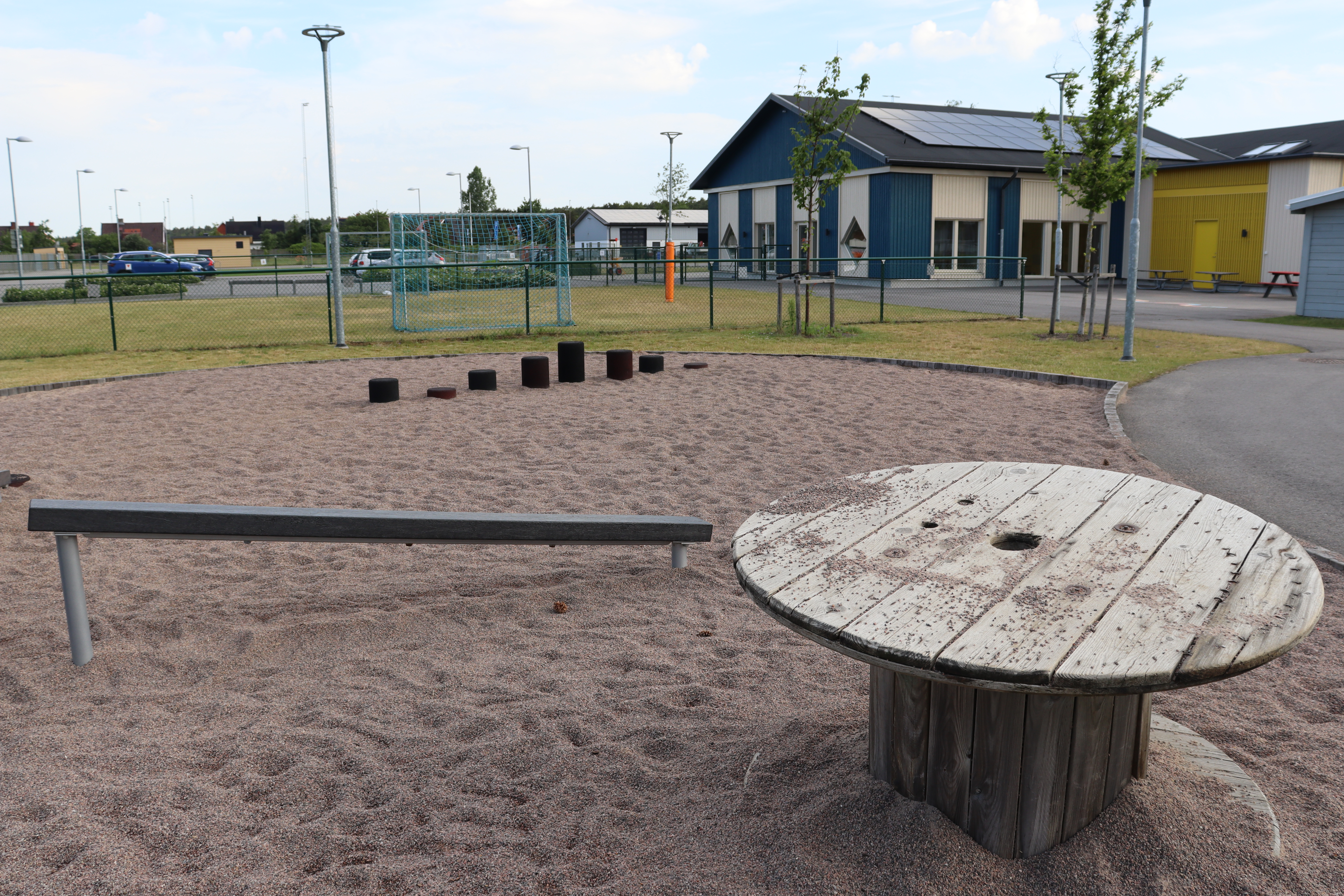 Sandlåda med balansbana