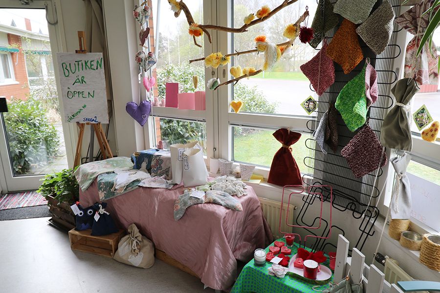 Butik med olika handarbeten.